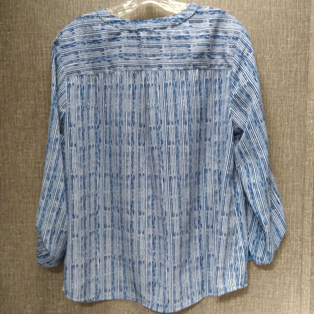 NOTATIONS blue white v neck button up shirt blouse SZ XL - Picture 8 of 11